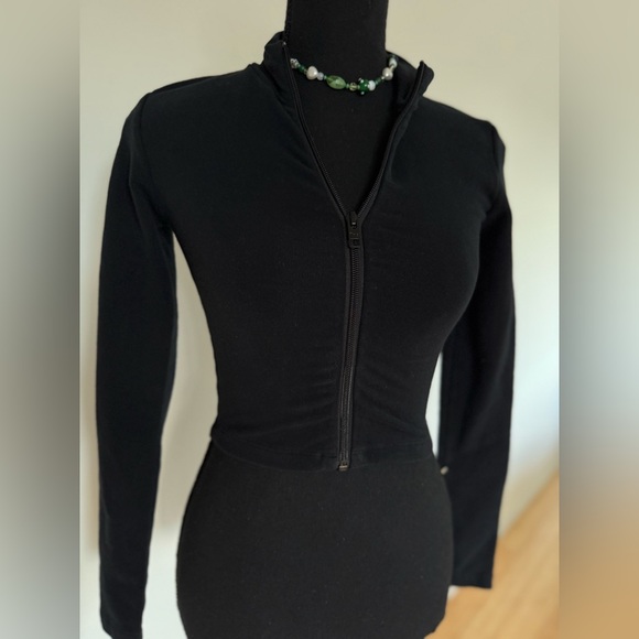 Black Zip-Up Jacket TNA XS pre-owned 
With free gifts . - Picture 9 of 12